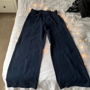 Lululemon Size 6 Navy Pants!